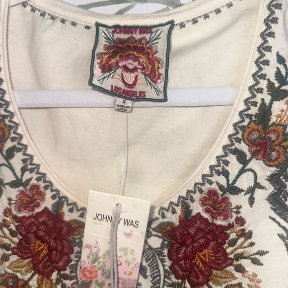JOHNNY WAS Zaret Embroidered Floral Tee - Picture 4 of 8